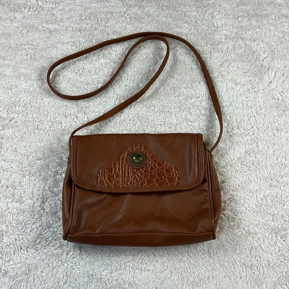 Vintage Sarne tan foldover crossbody bag
